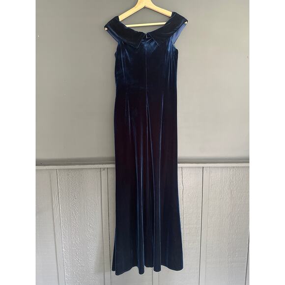 Alex Evenings Off the Shoulder Velvet Gown Sweetheart Neckline Imperial Blue 10 - Picture 9 of 13